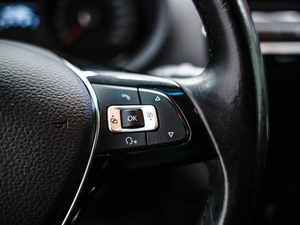 Седан Volkswagen Polo 2016 года, 1050000 рублей, Красноярск