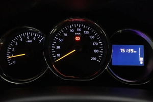 Седан Renault Logan 2015 года, 955000 рублей, Брянск