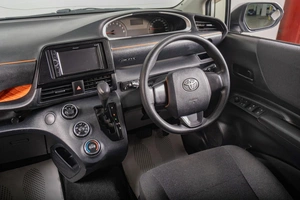 Минивэн Toyota Sienta 2016 года, 1389000 рублей, Томск