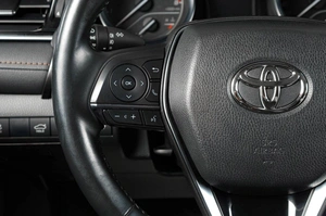Седан Toyota Camry 2020 года, 3249000 рублей, Тюмень