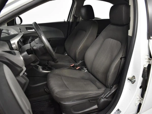 Седан Chevrolet Aveo 2014 года, 570000 рублей, Казань