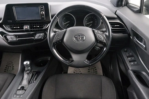 Внедорожник Toyota C-HR 2018 года, 2199000 рублей, Красноярск