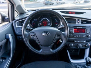 Хетчбэк Kia Ceed 2015 года, 1339000 рублей, Саратов
