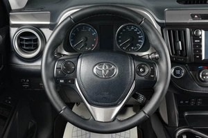 Внедорожник Toyota RAV4 2017 года, 2659000 рублей, Тюмень