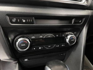 Седан Mazda Axela 2017 года, 1249000 рублей, Красноярск