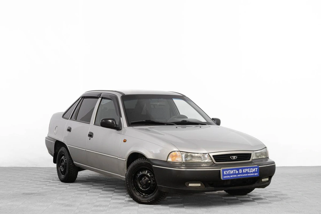 Седан Daewoo Nexia 2002 года, 219000 рублей, Барнаул