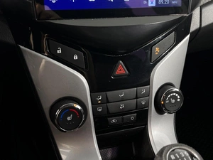 Хетчбэк Chevrolet Cruze 2013 года, 729900 рублей, Казань