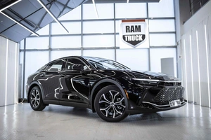 Седан Toyota Crown 2023 года, 6999999 рублей, Москва