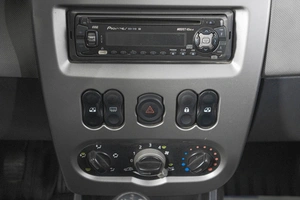 Хетчбэк Renault Sandero 2012 года, 609000 рублей, Кемерово