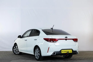 Седан Kia Rio 2021 года, 1719000 рублей, Тюмень