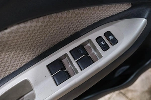 Седан Toyota Yaris 2007 года, 559000 рублей, Новокузнецк