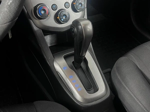 Седан Chevrolet Aveo 2014 года, 620000 рублей, Казань