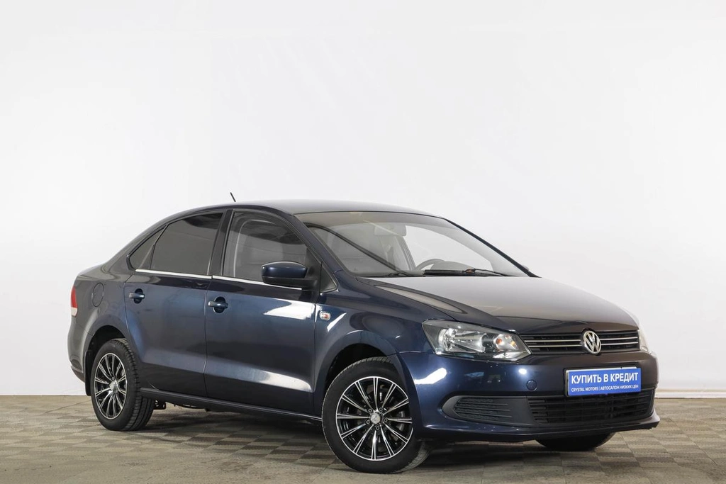 Седан Volkswagen Polo 2011 года, 899000 рублей, Тюмень