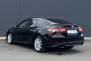 Седан Toyota Camry 2023 года, 3302000 рублей, Солонцы