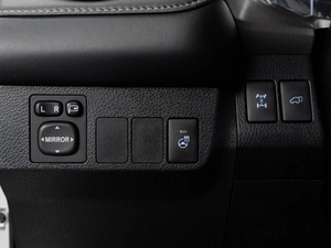 Внедорожник Toyota RAV4 2017 года, 2649000 рублей, Тюмень