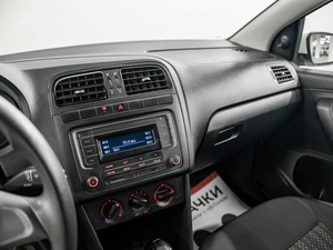 Седан Volkswagen Polo 2019 года, 975000 рублей, Красноярск