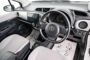 Хетчбэк Toyota Vitz 2011 года, 889000 рублей, Красноярск