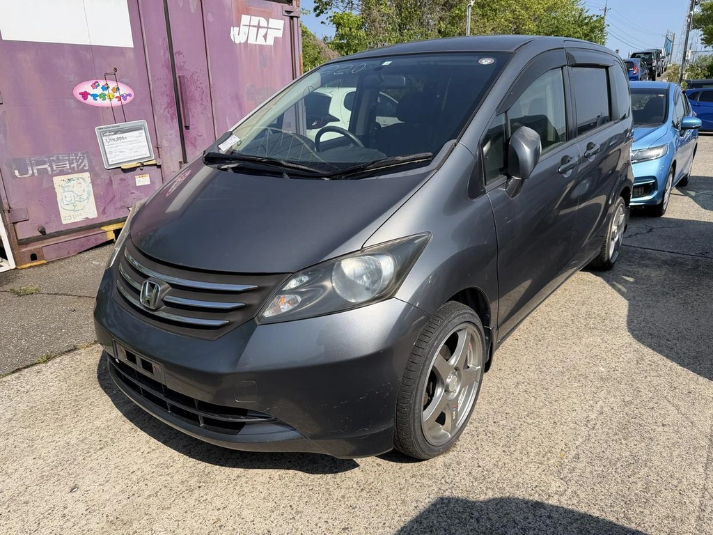 Минивэн Honda Freed 2010 года, 720000 рублей, Красноярск