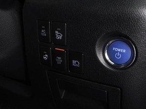 Минивэн Toyota Vellfire 2018 года, 4999000 рублей, Красный Пахарь