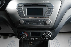 Седан Kia Rio 2012 года, 759000 рублей, Тюмень