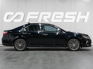 Седан Toyota Camry 2018 года, 2729000 рублей, Сургут