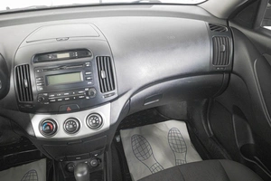 Седан Hyundai Elantra 2010 года, 599000 рублей, Кемерово
