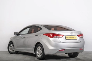 Седан Hyundai Avante 2011 года, 999000 рублей, Томск