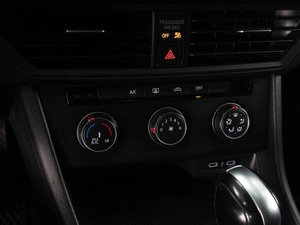 Седан Volkswagen Jetta 2020 года, 1809000 рублей, Тюмень