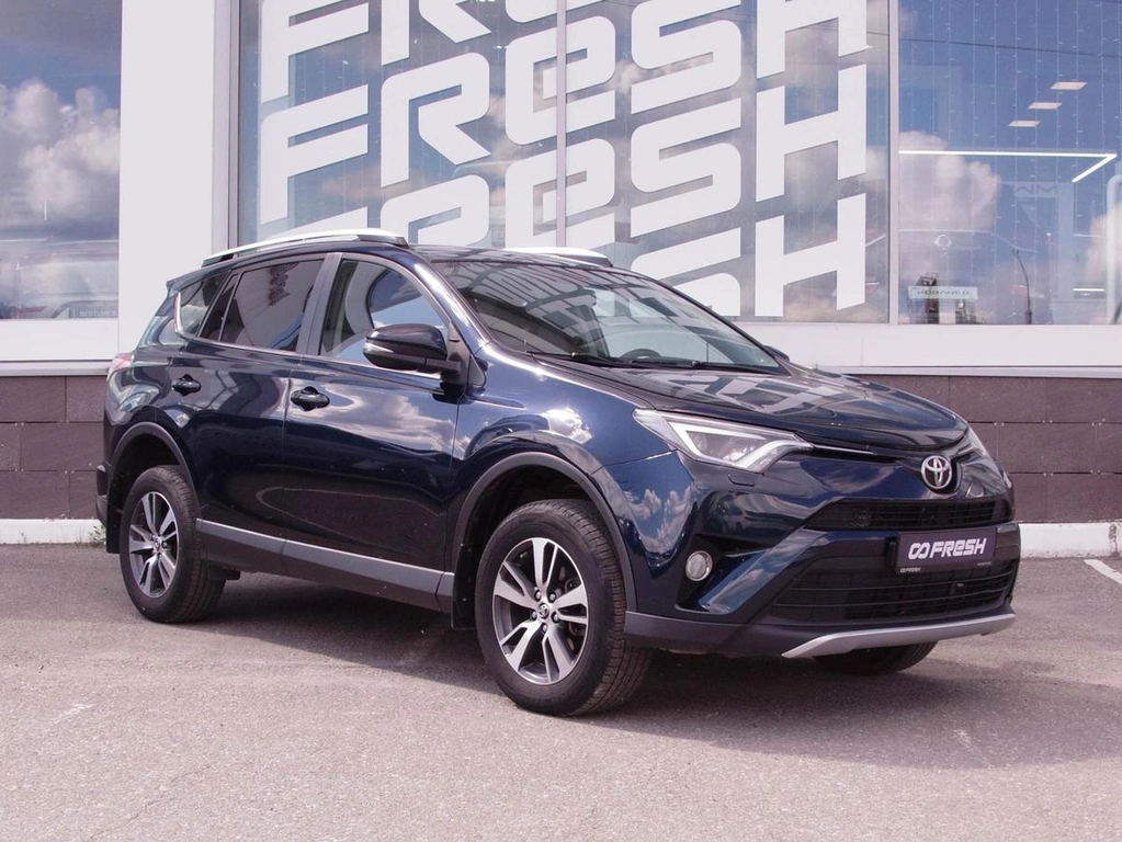 Внедорожник Toyota RAV4 2018 года, 2200000 рублей, Владимир