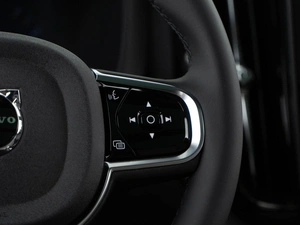 Внедорожник Volvo XC60 2025 года, 6198999 рублей, Москва