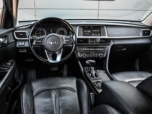 Седан Kia K5 2018 года, 1599000 рублей, Кирилловка