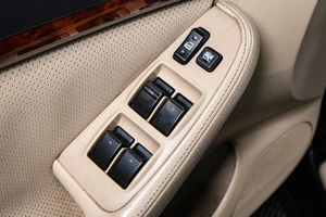 Седан Toyota Avensis 2005 года, 599000 рублей, Сургут