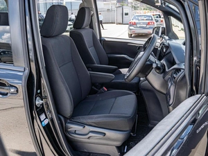 Минивэн Toyota Voxy 2014 года, 1699000 рублей, Краснодар