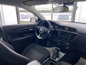 Седан Kia Rio 2017 года, 1325000 рублей, Красноярск