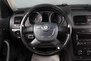 Внедорожник Skoda Yeti 2010 года, 869000 рублей, Тюмень