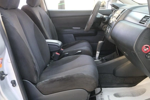 Хетчбэк Nissan Tiida 2011 года, 929000 рублей, Омск