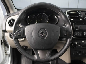Седан Renault Logan 2017 года, 760000 рублей, Омск