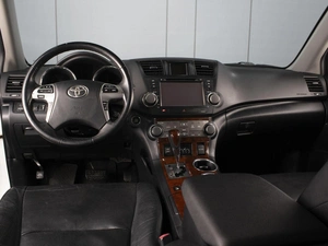 Внедорожник Toyota Highlander 2011 года, 2200000 рублей, Омск