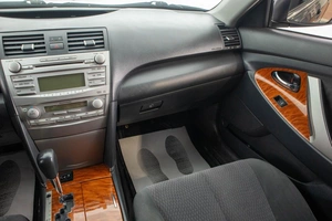 Седан Toyota Camry 2009 года, 1049000 рублей, Барнаул