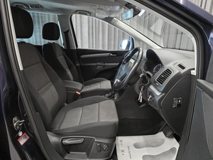 Минивэн Volkswagen Sharan 2012 года, 999000 рублей, Красноярск