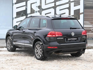 Внедорожник Volkswagen Touareg 2011 года, 1880000 рублей, Волгоград