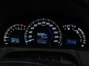 Седан Toyota Camry 2013 года, 1719000 рублей, Тюмень