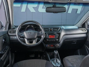 Седан Kia Rio 2012 года, 779000 рублей, Сургут