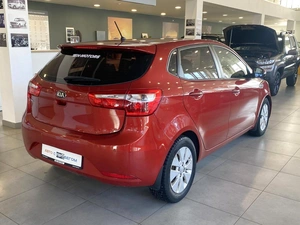 Хэтчбек 4 дв. Kia Rio 2013 года, 865000 рублей, Орёл