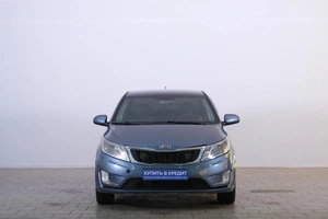 Седан Kia Rio 2013 года, 599000 рублей, Омск