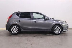 Хэтчбек Hyundai i30 2010 года, 750000 рублей, Брянск