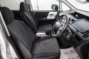 Минивэн Toyota Noah 2010 года, 1399000 рублей, Красноярск