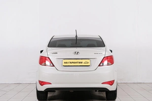 Седан Hyundai Solaris 2015 года, 1199000 рублей, Красноярск