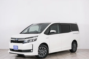 Минивэн Toyota Voxy 2014 года, 2049000 рублей, Красноярск