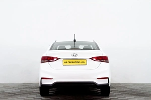 Седан Hyundai Solaris 2019 года, 989000 рублей, Сургут
